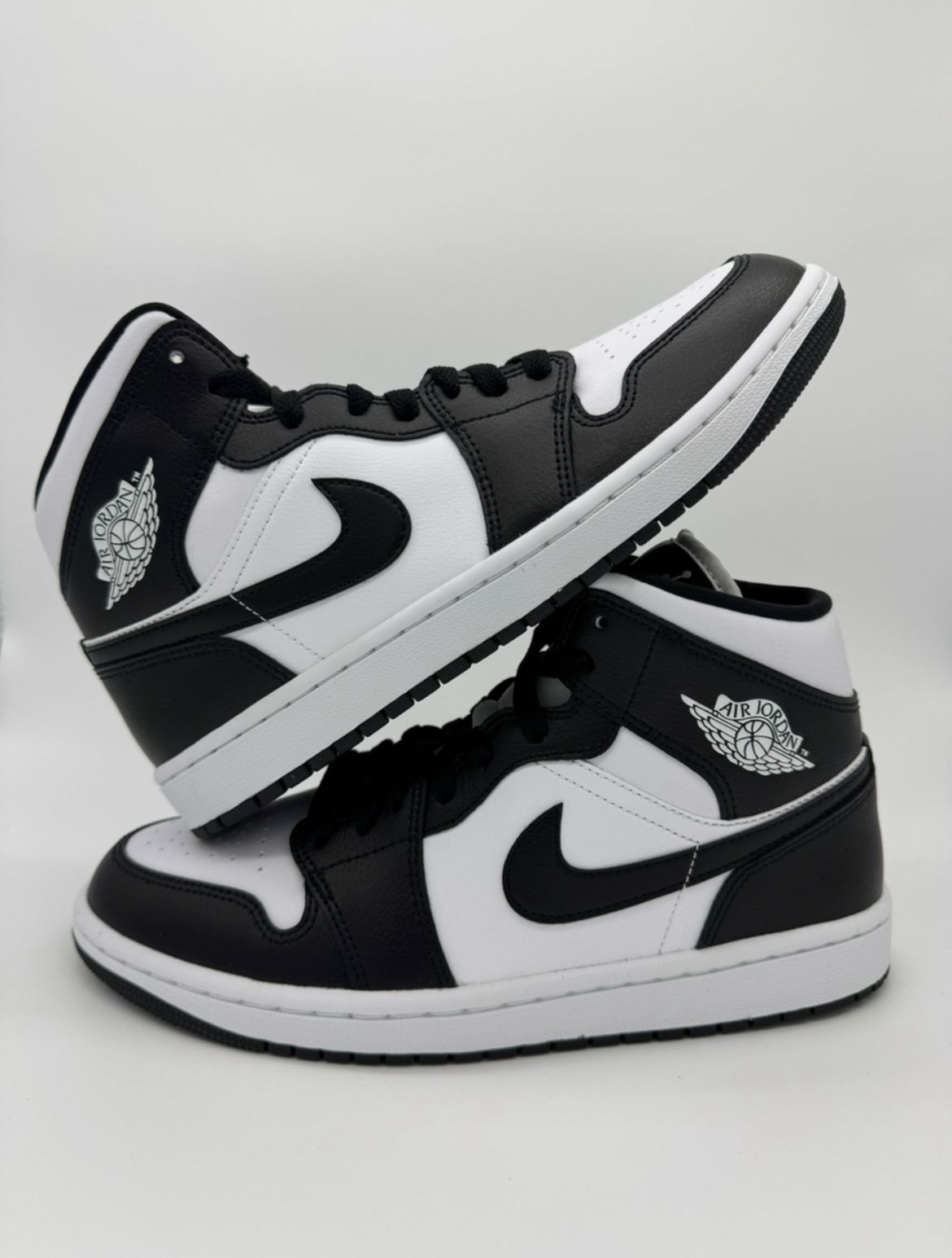 Jordan 1 Mid "Panda"