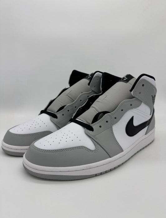 Jordan 1 Mid "Light Smoke Gray"