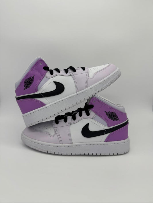 Jordan 1 Mid "Barely Grape"