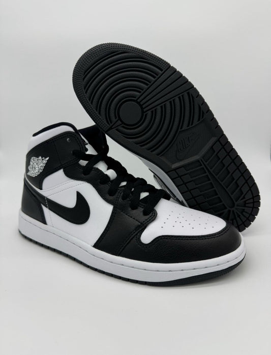 Jordan 1 Mid "Panda"